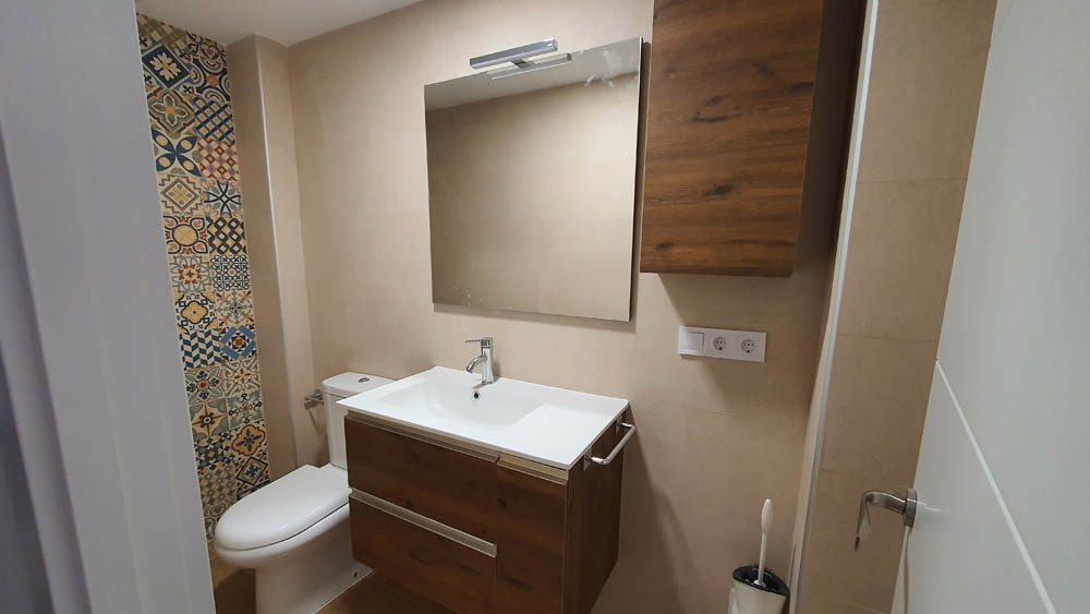 Vivienda en calle Rodrigo Vivas miras Almería 2021